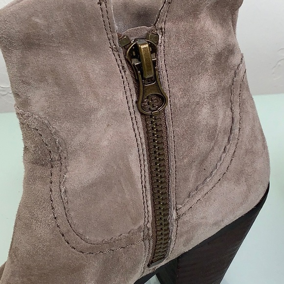 Sam Edelman light grey Suede Fringes Louie Ankle Boots booties size 8.5 EUC - Picture 9 of 16